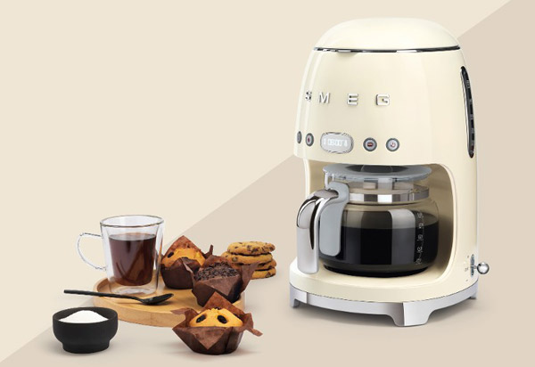 Капельная кофемашина SMEG